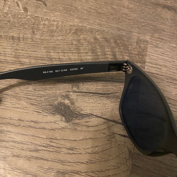 Ray Ban Tech liteforce wayfarer polarized sunglass - Picture 4 of 7